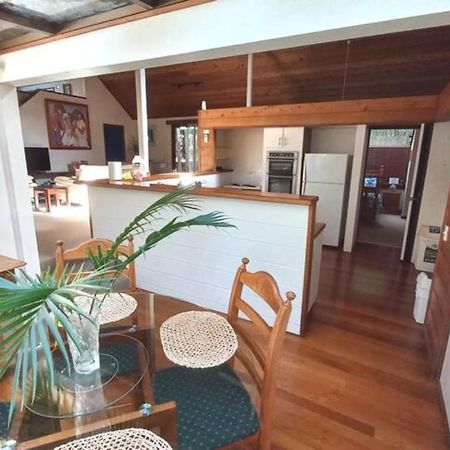 Lake Russell Retreat Emerald Beach Buitenkant foto