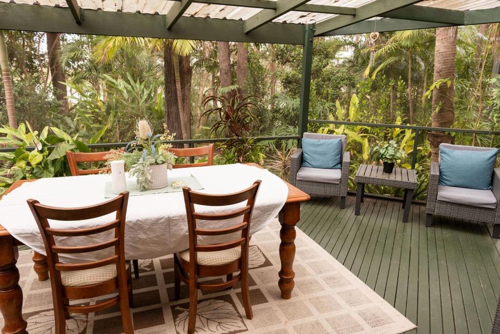 Lake Russell Retreat Emerald Beach Buitenkant foto
