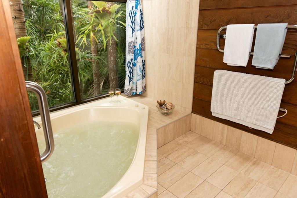 Lake Russell Retreat Emerald Beach Buitenkant foto