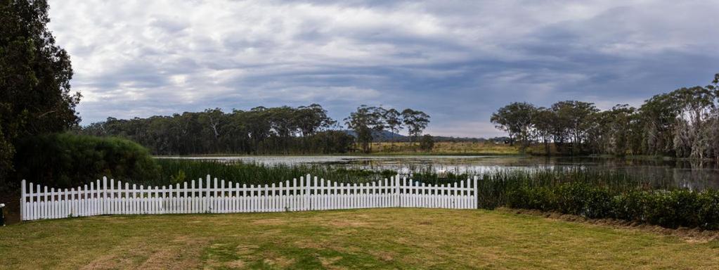 Lake Russell Retreat Emerald Beach Buitenkant foto