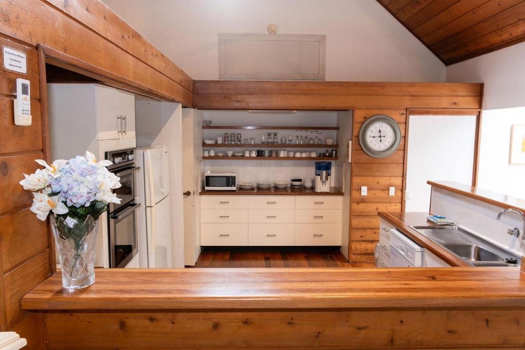 Lake Russell Retreat Emerald Beach Buitenkant foto
